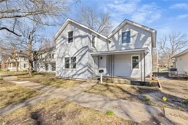 $272,500 | 325 South Elm Street, Ottawa, KS 66067