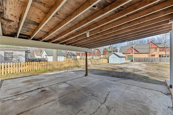 $272,500 | 325 South Elm Street, Ottawa, KS 66067