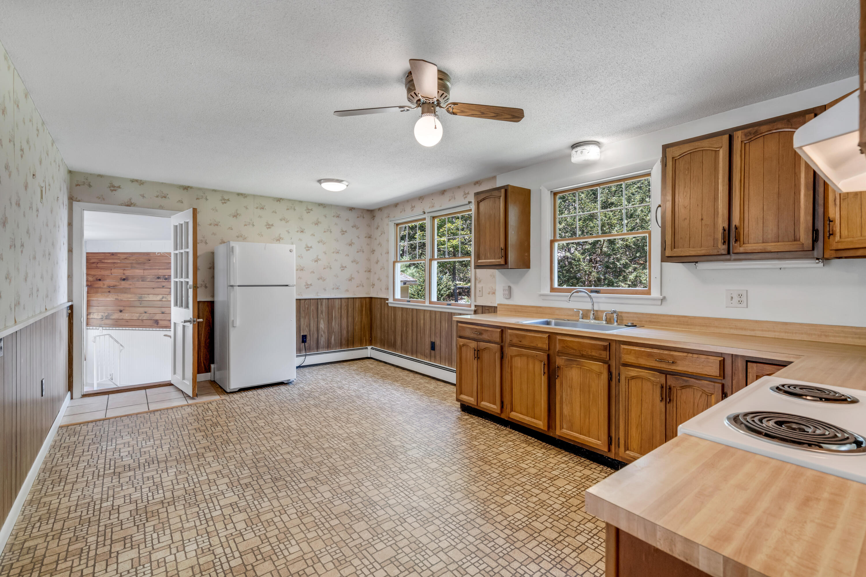34 Highland Road Standish, ME 04084 - Photo 3 of 67 Kitchen
