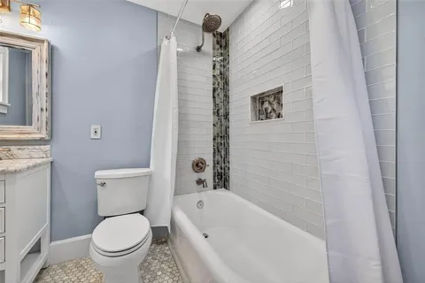 $699,900 | 480 28th Avenue North, St. Petersburg, FL 33704