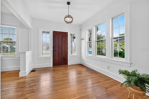 $699,900 | 480 28th Avenue North, St. Petersburg, FL 33704