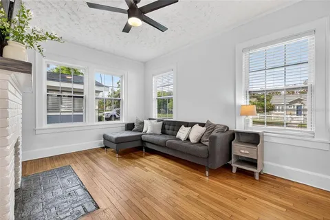 $699,900 | 480 28th Avenue North, St. Petersburg, FL 33704