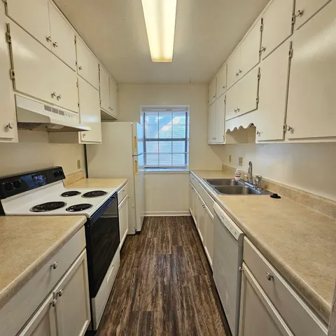 $1,050 | 1208 Hidden Place, Tallahassee, FL 32304