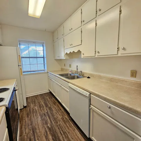 $1,050 | 1208 Hidden Place, Tallahassee, FL 32304