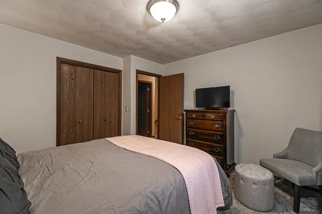 $194,500 | 720 South Westhaven Place, Unit F, Appleton, WI 54914