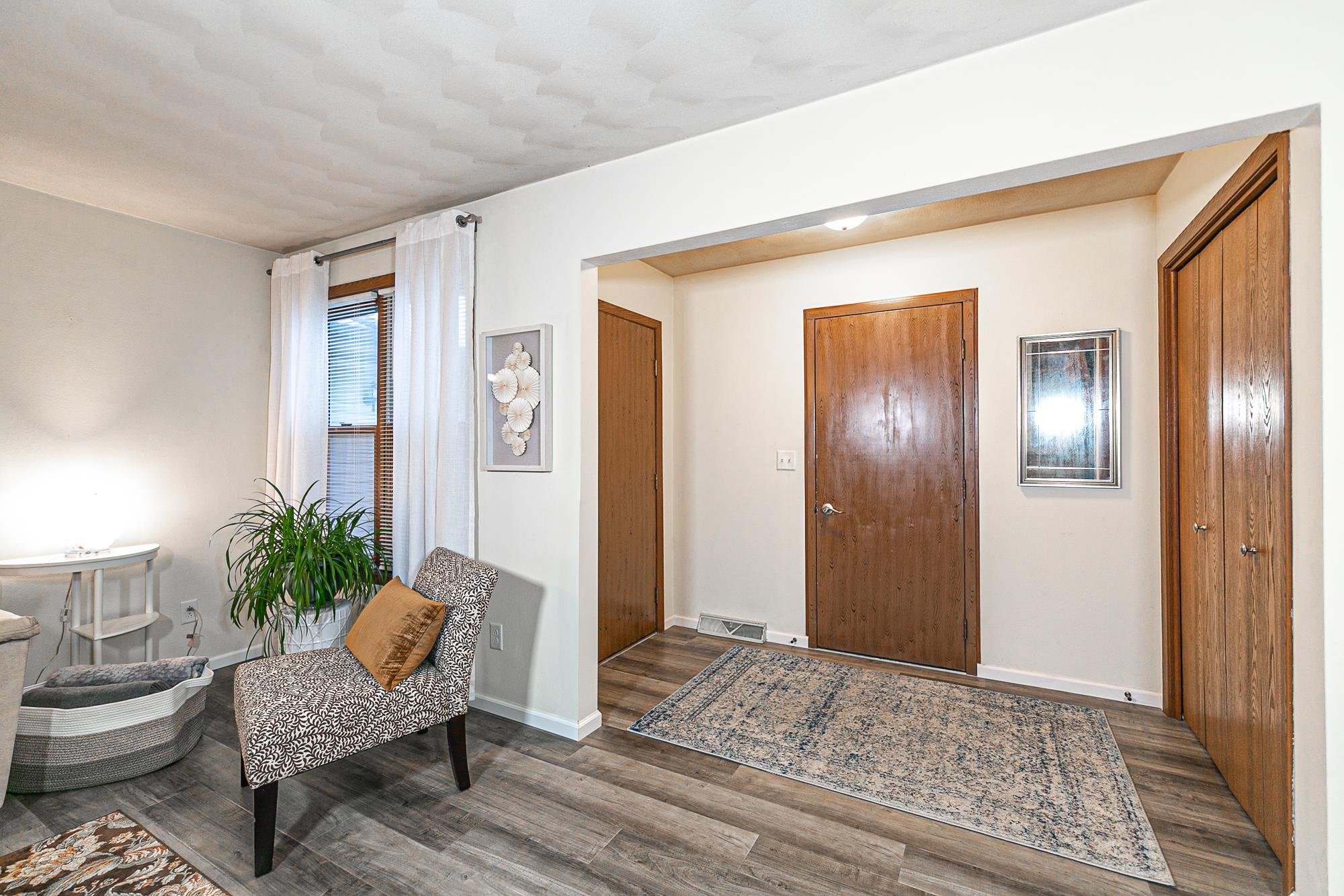 720 South Westhaven Place, Unit F Appleton, WI 54914 - Photo 3 of 21