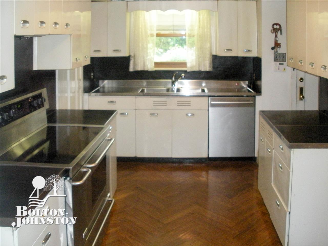 705 Westchester Road Grosse Pointe Park, MI 48230 - Photo 8 of 31