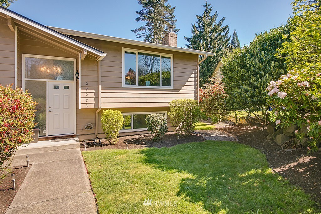 22023 5th Avenue West Bothell, WA 98021 - Photo 2 of 20