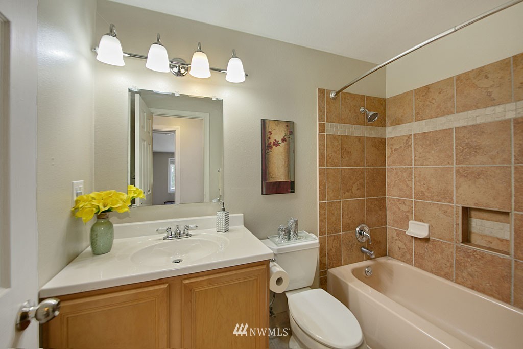 22023 5th Avenue West Bothell, WA 98021 - Photo 13 of 20