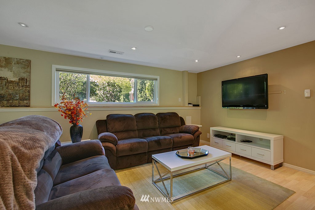 22023 5th Avenue West Bothell, WA 98021 - Photo 15 of 20