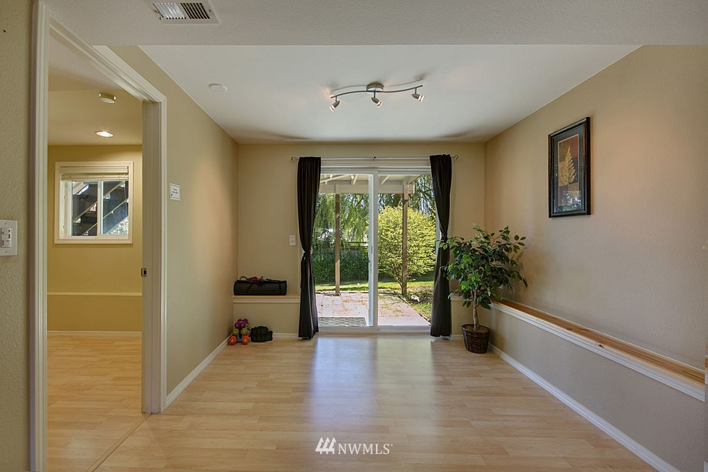 22023 5th Avenue West Bothell, WA 98021 - Photo 17 of 20