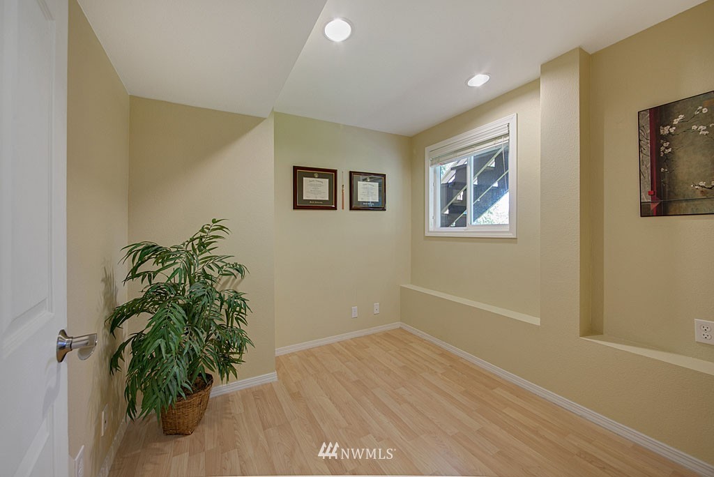 22023 5th Avenue West Bothell, WA 98021 - Photo 18 of 20