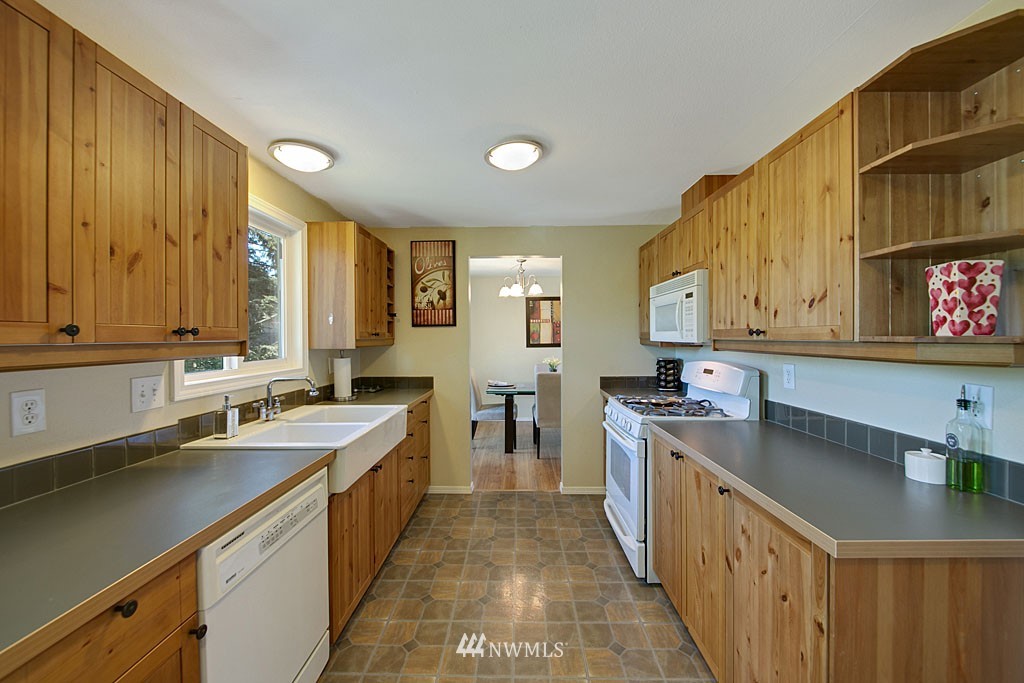 22023 5th Avenue West Bothell, WA 98021 - Photo 8 of 20