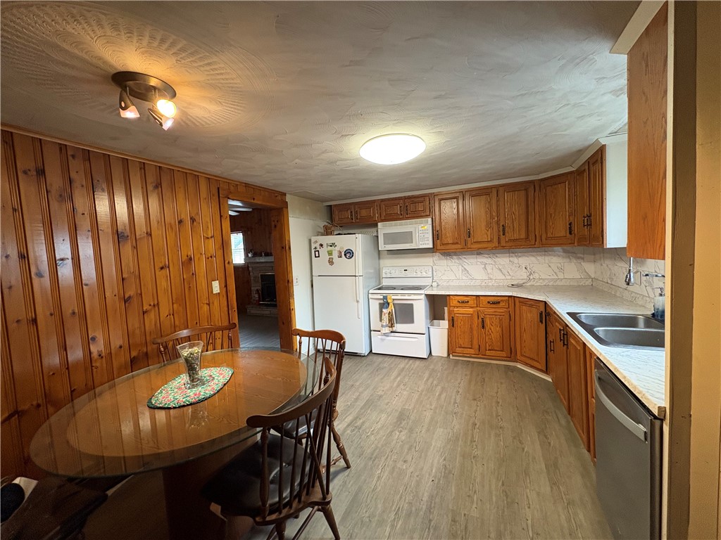 41 South Walnut Street Waterloo, NY 13165 - Photo 10 of 28