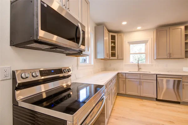 $2,399 | 2208 Blodgett Street, Unit 1, Houston, TX 77004