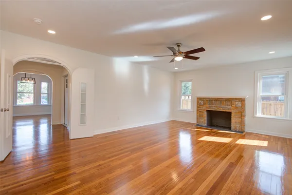 $2,399 | 2208 Blodgett Street, Unit 1, Houston, TX 77004