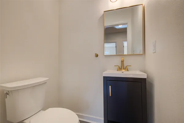 $2,399 | 2208 Blodgett Street, Unit 1, Houston, TX 77004