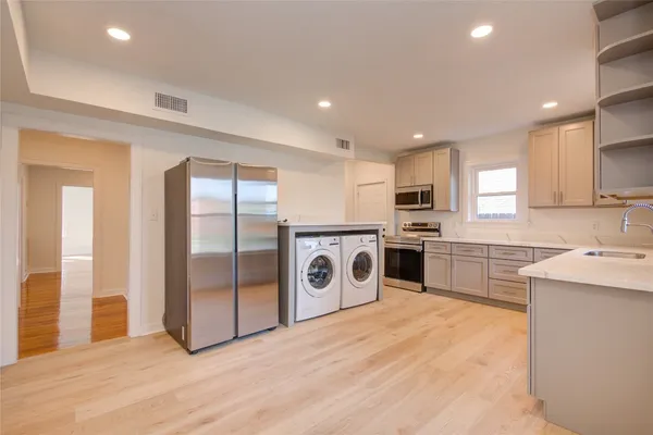 $2,299 | 2208 Blodgett Street, Unit 1, Houston, TX 77004