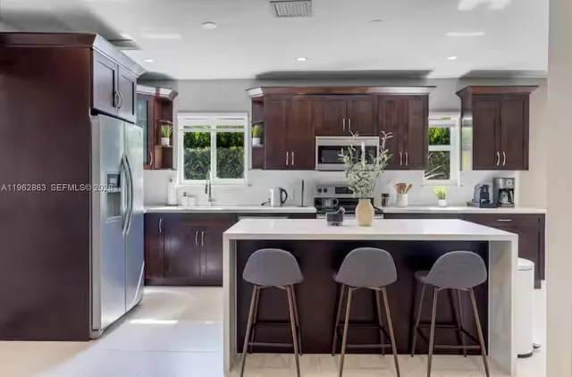 $16,000 | 1019 Northeast 115th Street, Unit 1019, Biscayne Park, FL 33161