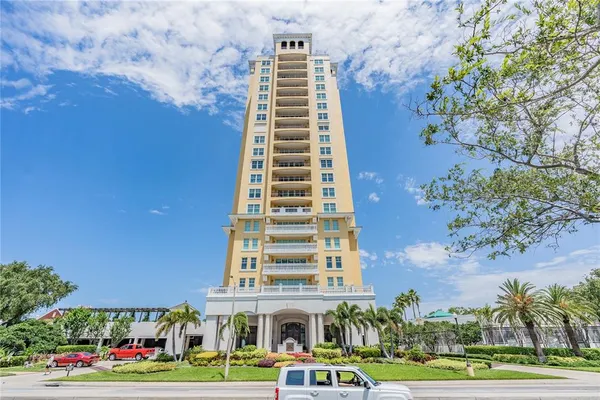 $3,400 | 345 Bayshore Boulevard, Unit 1402, Tampa, FL 33606