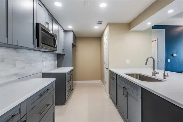 $3,400 | 345 Bayshore Boulevard, Unit 1402, Tampa, FL 33606