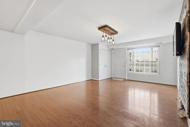 $2,200 | 1603 North Van Dorn Street, Alexandria, VA 22304