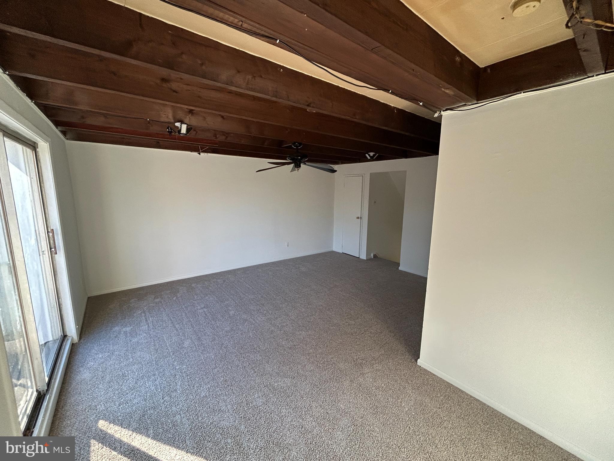 885 North York Road, Unit 1B Warminster, PA 18974 - Photo 6 of 8 Living room