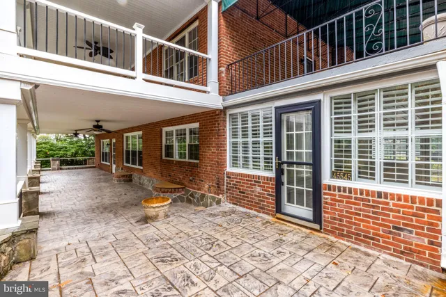 a view of front door with outdoor space