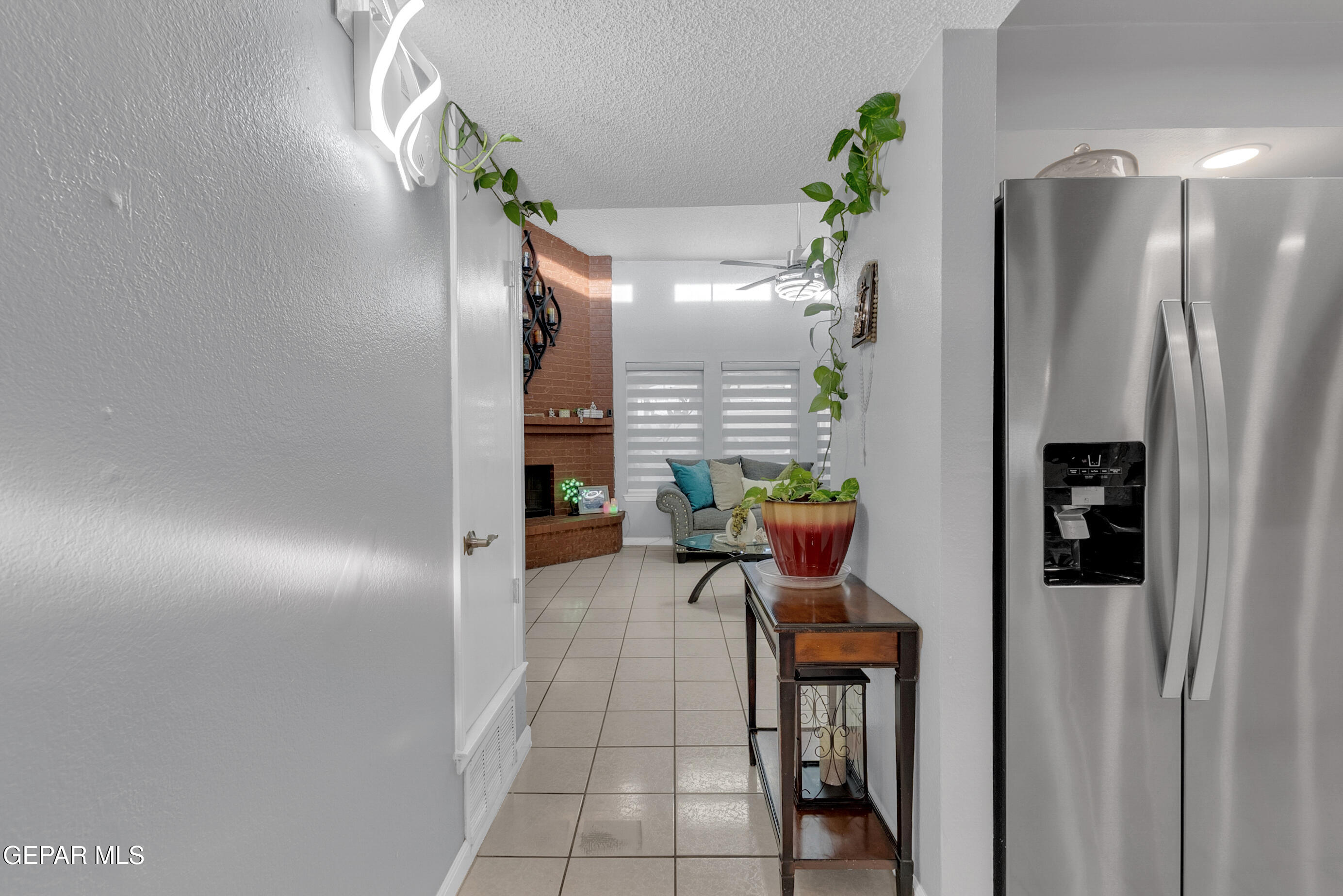 3444 Itasca Street El Paso, TX 79936 - Photo 10 of 88 a lobby with furniture and a potted plant