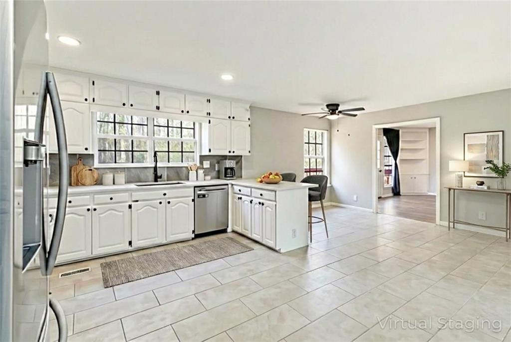 2119 Tudor Castle Way Decatur, GA 30035 - Photo 4 of 35