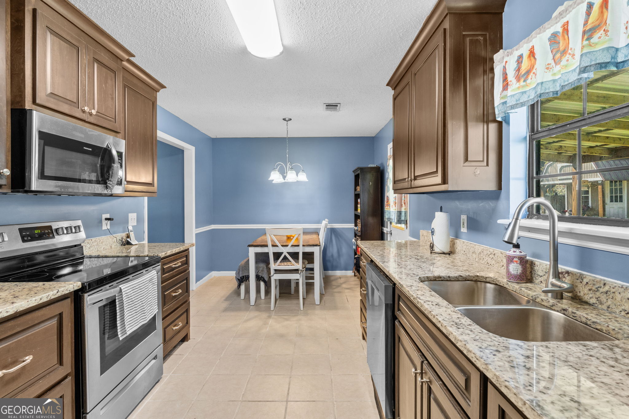 616 Shannon Ridge Drive Bonaire, GA 31005 - Photo 10 of 28