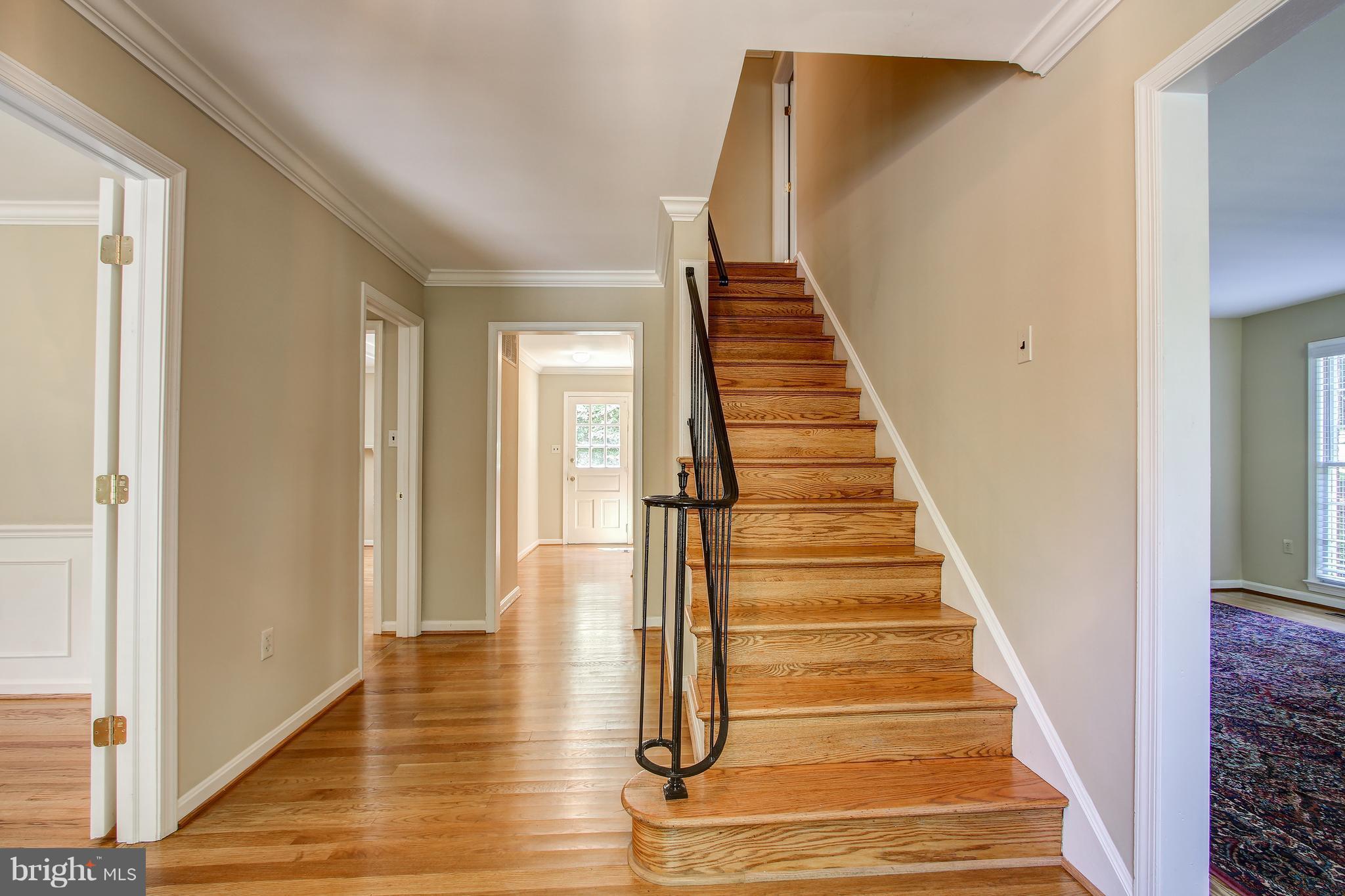9820 Brookford Road Potomac, MD 20854 - Photo 4 of 30 Interior (General)