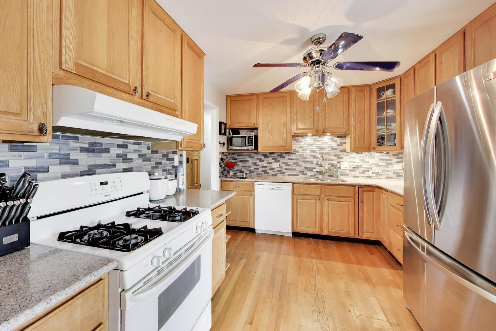 21W154 Everest Road Lombard, IL 60148 - Photo 6 of 20