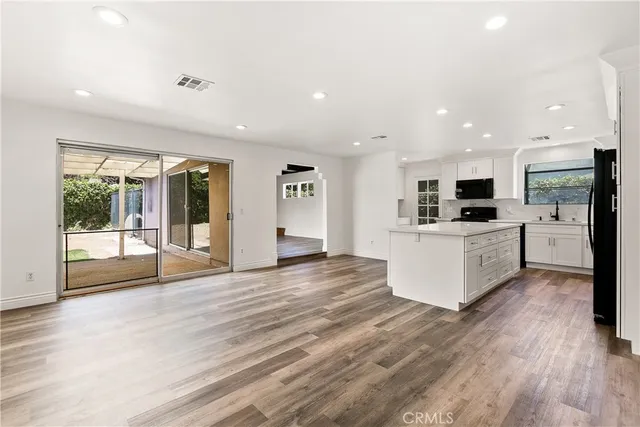 $4,600 | 6229 Platt Avenue, Woodland Hills, CA 91367