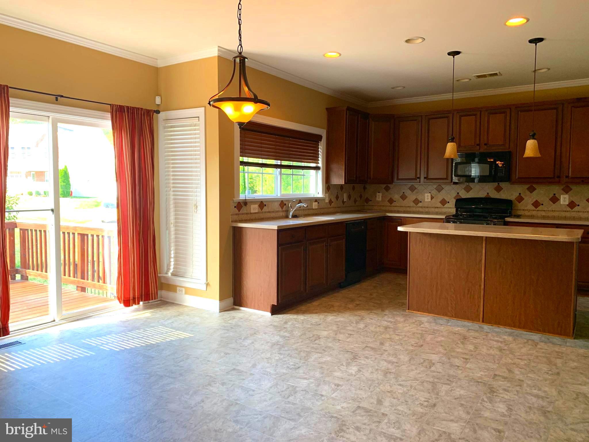 18538 Quantico Gateway Drive Triangle, VA 22172 - Photo 9 of 19