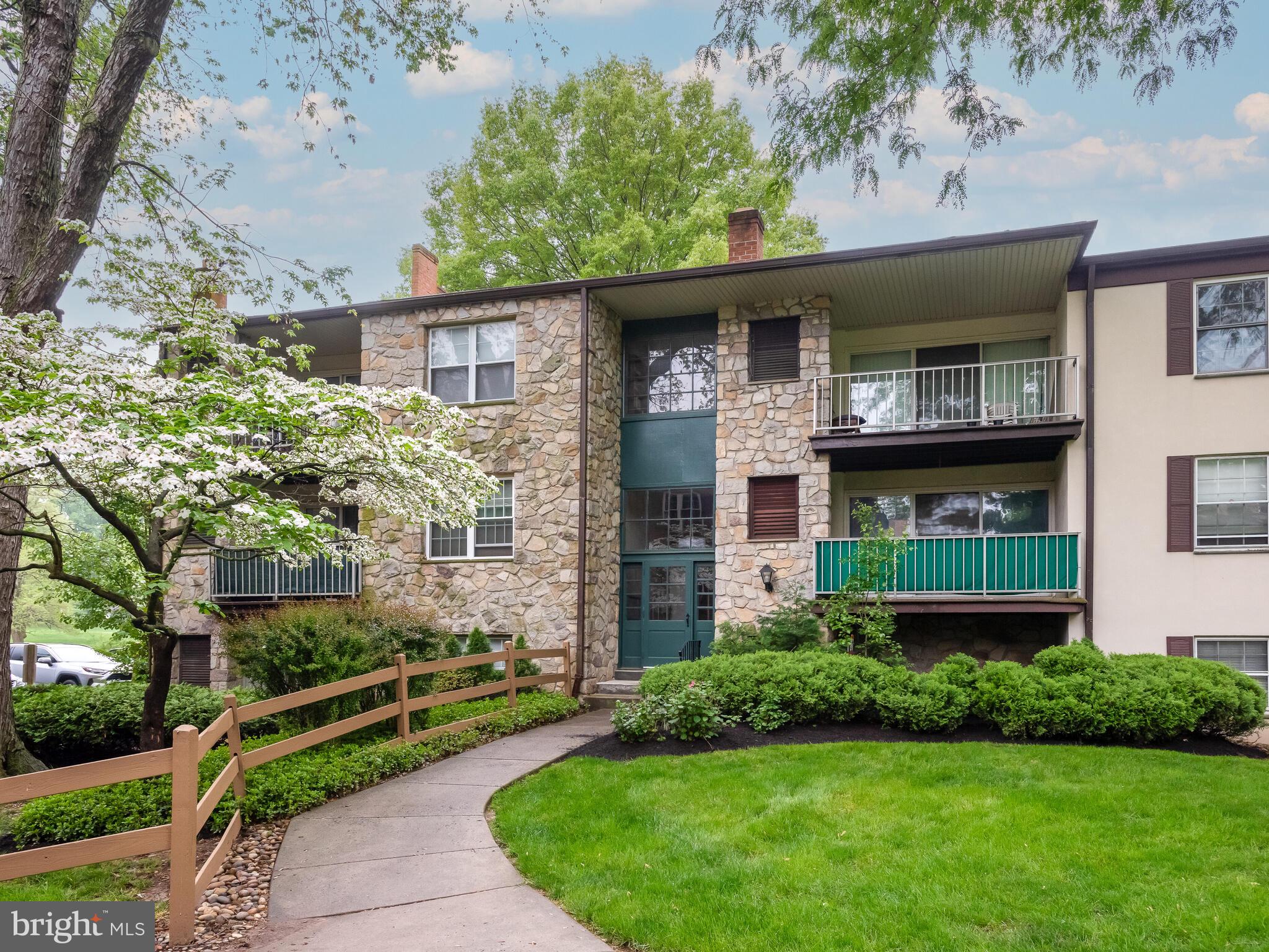 197 Drummers Lane Wayne, PA 19087 - Photo 2 of 28