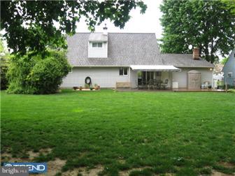 16 Limewood Road Levittown, PA 19056 - Photo 11 of 12 Exterior Back