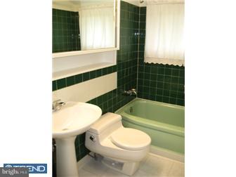 16 Limewood Road Levittown, PA 19056 - Photo 10 of 12 Bathroom