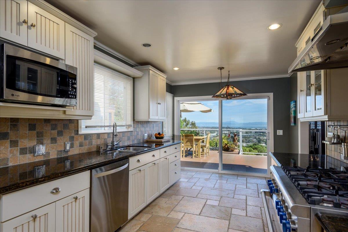 819 Holly Road Belmont, CA 94002 - Photo 25 of 75