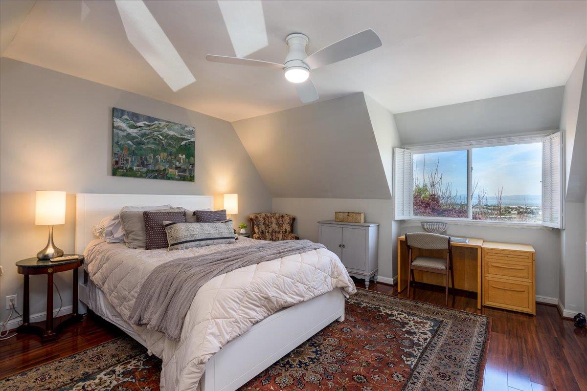 819 Holly Road Belmont, CA 94002 - Photo 33 of 75