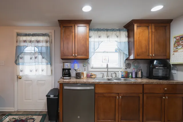 $199,500 | 6735 North Main Street, Freetown, IN 47235