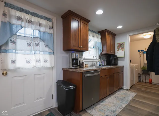 $199,500 | 6735 North Main Street, Freetown, IN 47235