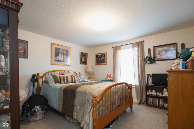 $199,500 | 6735 North Main Street, Freetown, IN 47235