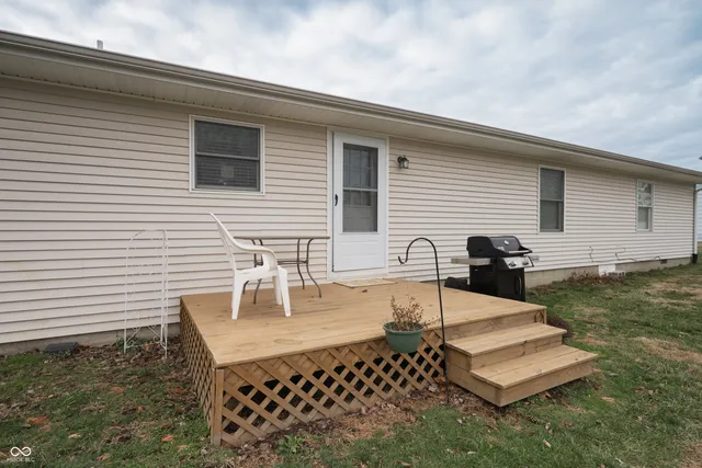 $199,500 | 6735 North Main Street, Freetown, IN 47235