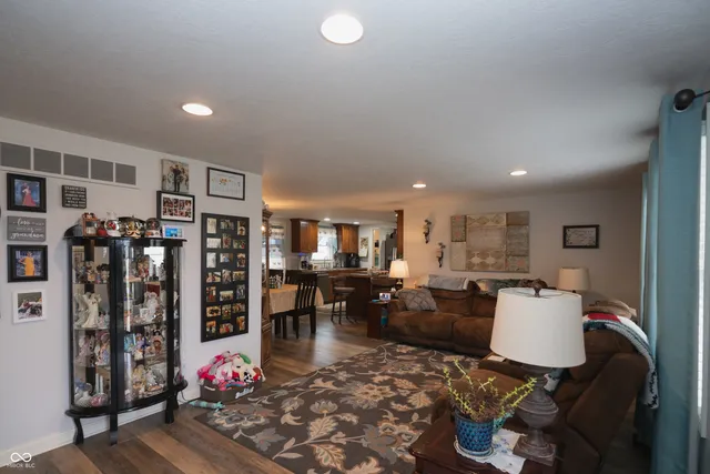 $199,500 | 6735 North Main Street, Freetown, IN 47235