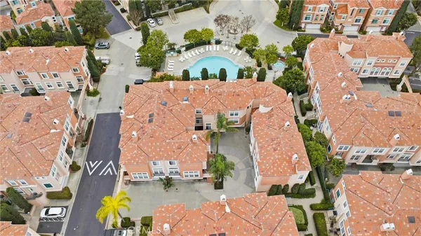 $1,150,000 | 8 Cuzzano Aisle, Irvine, CA 92606