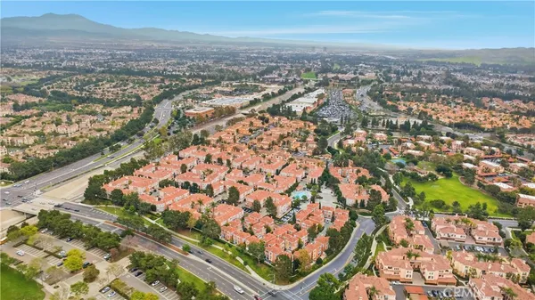 $1,150,000 | 8 Cuzzano Aisle, Irvine, CA 92606