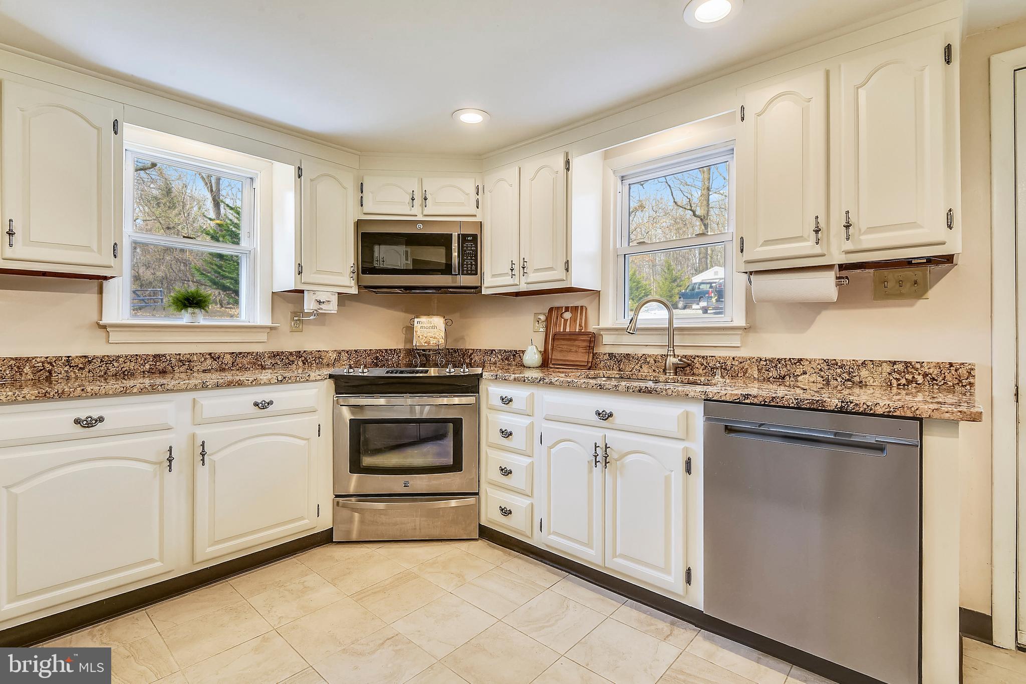 958 Shore Acres Road Arnold, MD 21012 - Photo 14 of 50 Your Chef will LOVE Their Granite & SS Appliances