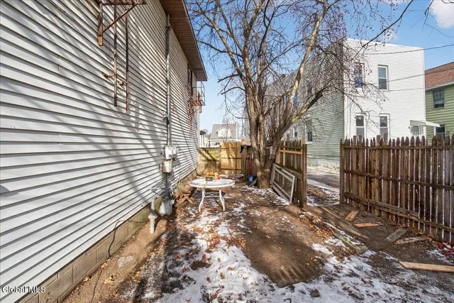 $279,900 | 1886 Ave B, Unit 1 2 3, Watervliet, NY 12189