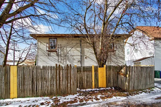 $279,900 | 1886 Ave B, Unit 1 2 3, Watervliet, NY 12189